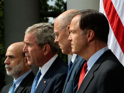伯南克、布什、保尔森都没能避免金融危机