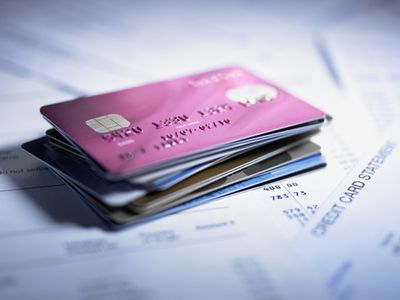 最小化信用卡债务可能是一个巨大的压力救济者。